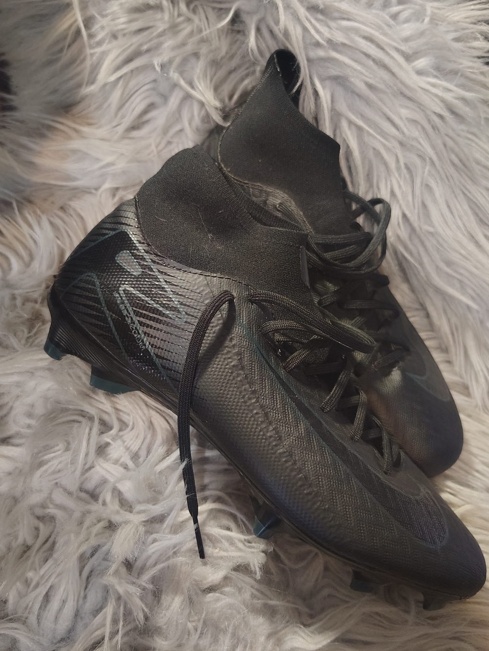 Nike Men's Black High-Cut Soccer Cleats